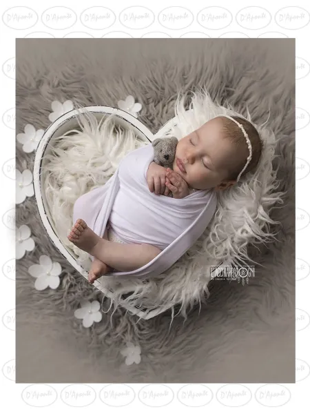 D'APONTE NEWBORN NB021 WHITE HEART | D'Aponte | Newborn Accessories 2