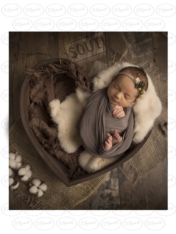 D'APONTE NEWBORN NB024 DARK WALNUT HEART | D'Aponte | Newborn Accessories