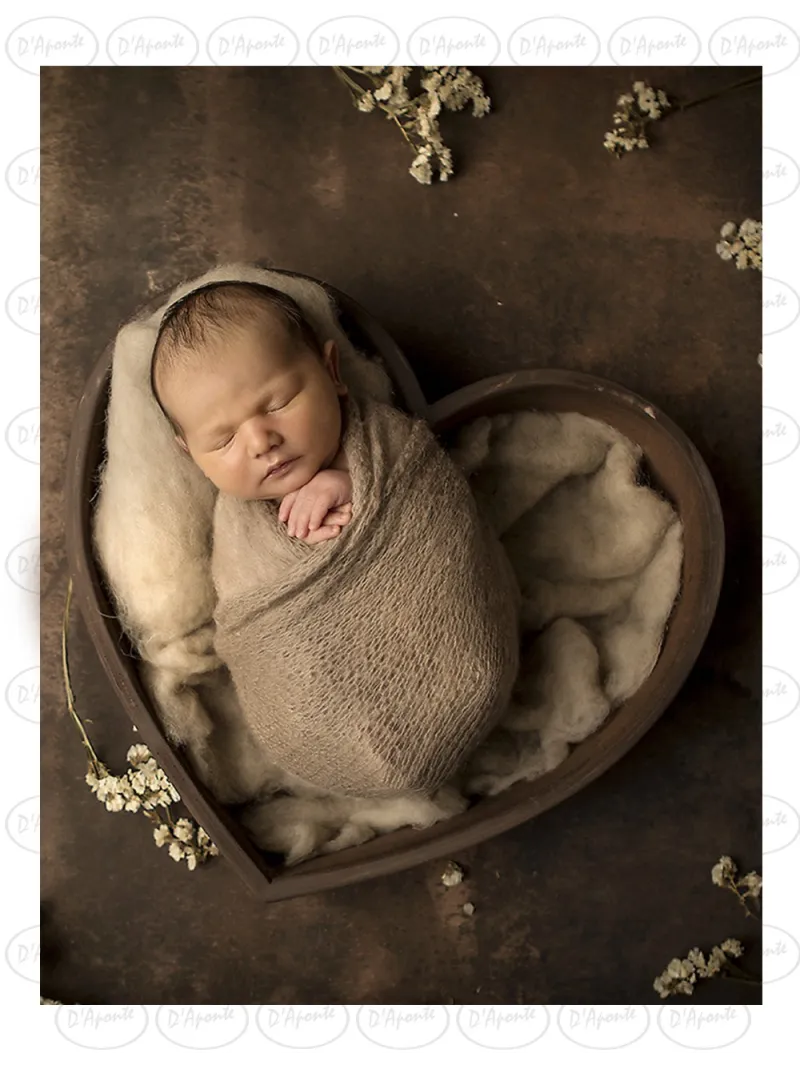 D'APONTE NEWBORN NB024 DARK WALNUT HEART | D'Aponte | Newborn Accessories