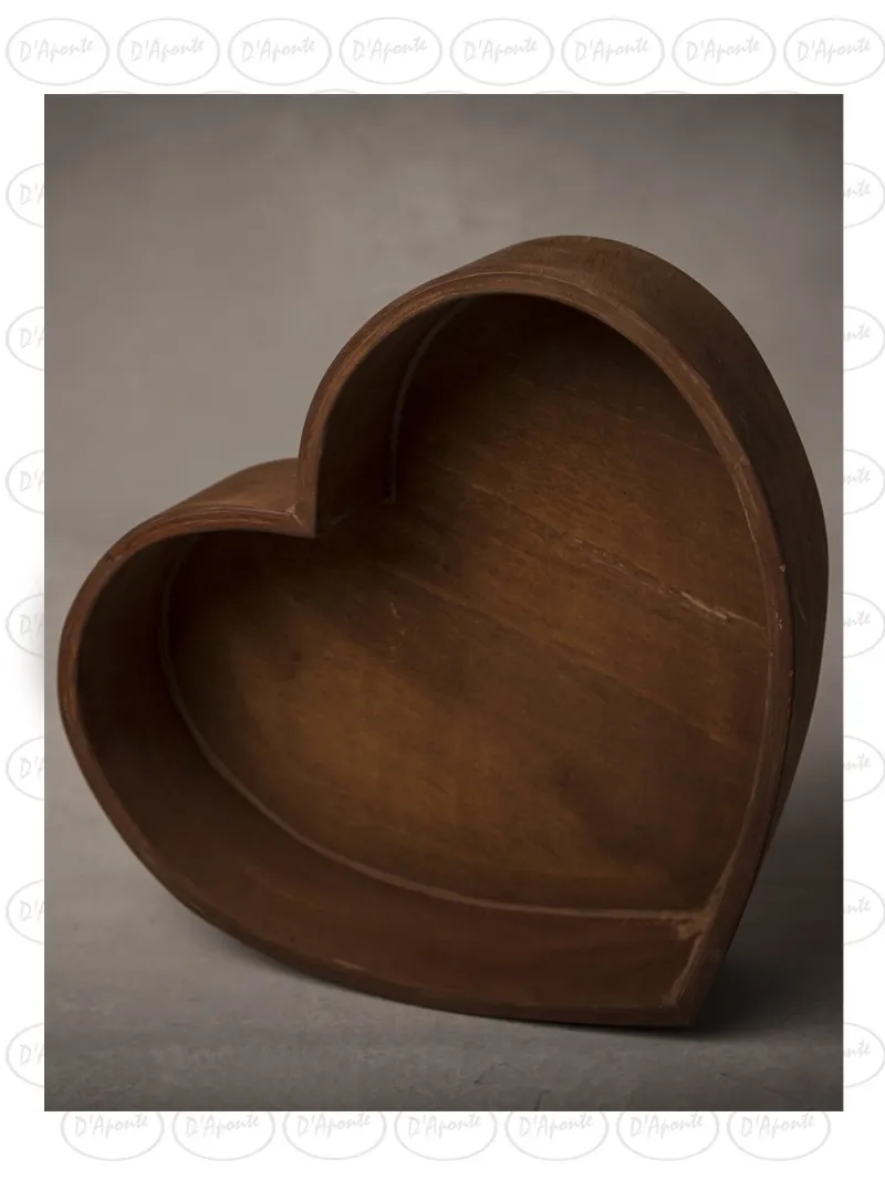 D'APONTE NEWBORN NB023 LIGHT WALNUT HEART | D'Aponte | Newborn Accessories