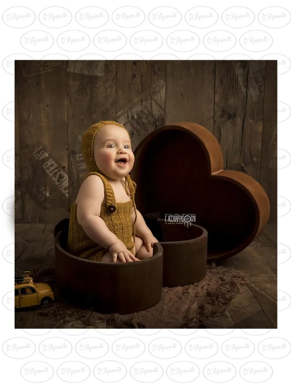 D'APONTE NEWBORN NB023 LIGHT WALNUT HEART | D'Aponte | Newborn Accessories