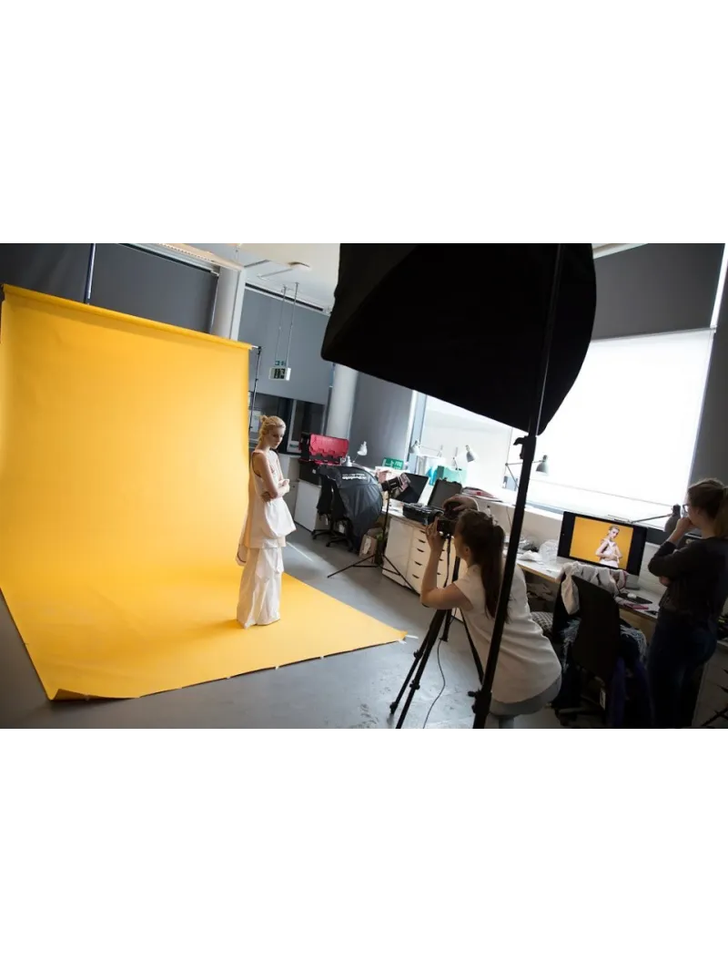 COLORAMA Paper Backdrop 2,72X11m Buttercup | D'Aponte | Fondali in Carta COLORAMA 2,72x11m
