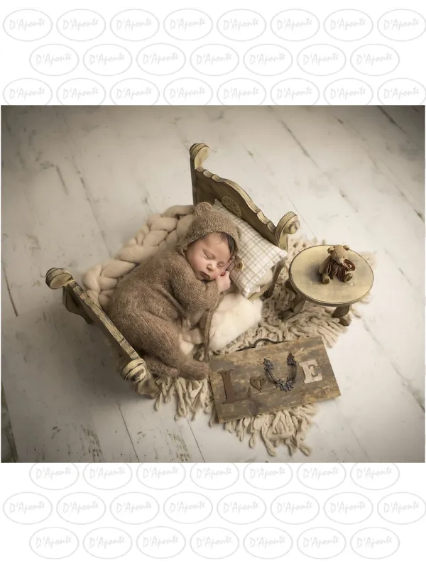 D'APONTE NEWBORN NB063 CURVED BED WITH TABLE | D'Aponte | Newborn Accessories
