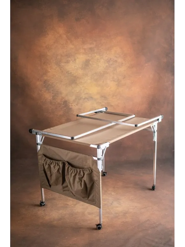 . Newborn table with 1 riser | D'Aponte | Newborn Stand