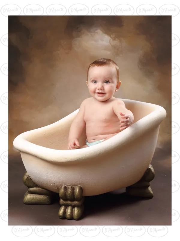 D'APONTE P486 TUB WITH GOLD FEET | D'Aponte | Photo Props