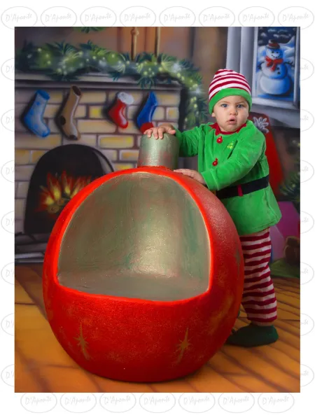 D'APONTE P514 RED HOLLOW CHRISTMAS BALL | D'Aponte | Christmas Props 2