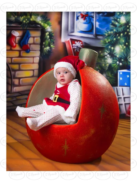 D'APONTE P514 RED HOLLOW CHRISTMAS BALL | D'Aponte | Christmas Props
